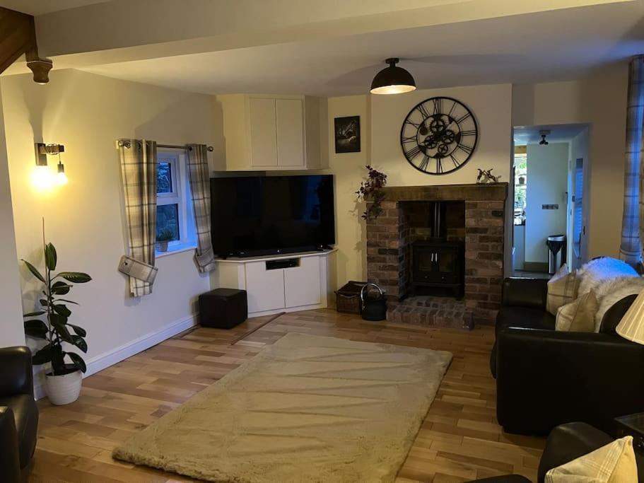 Woodbine Cottage-Part Of Alton Cottages מראה חיצוני תמונה